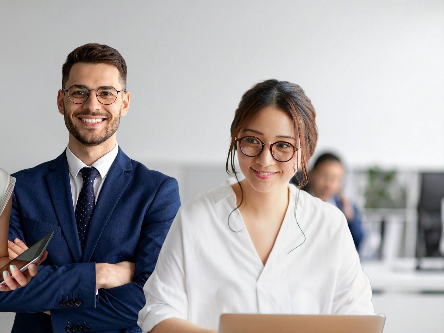 Graphic comparison of it professions: data engineer vs data scientist vs ai angineer