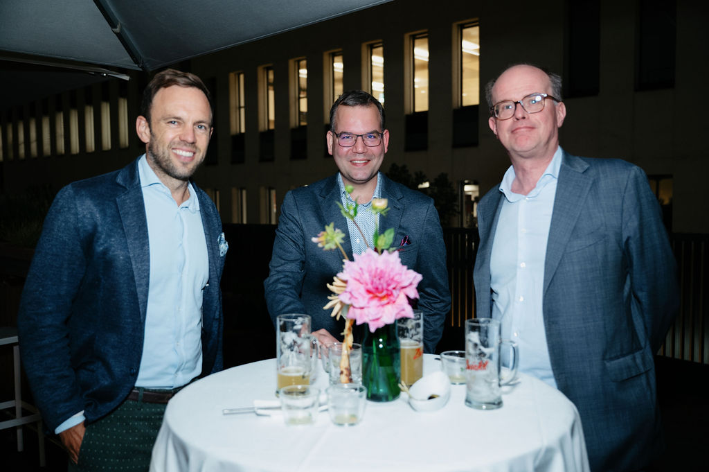 25-Jahre-Jubiläumsfeier von Schulmeister Einladung zum Jubiläum mit Gästen 